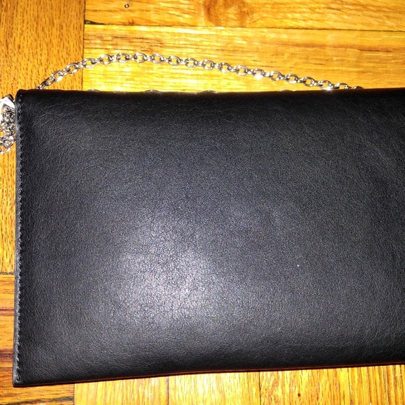 🎉🎊💝SALE💝🎊🎉 Urban Expression Ozzy Clutch - Picture 5 of 5